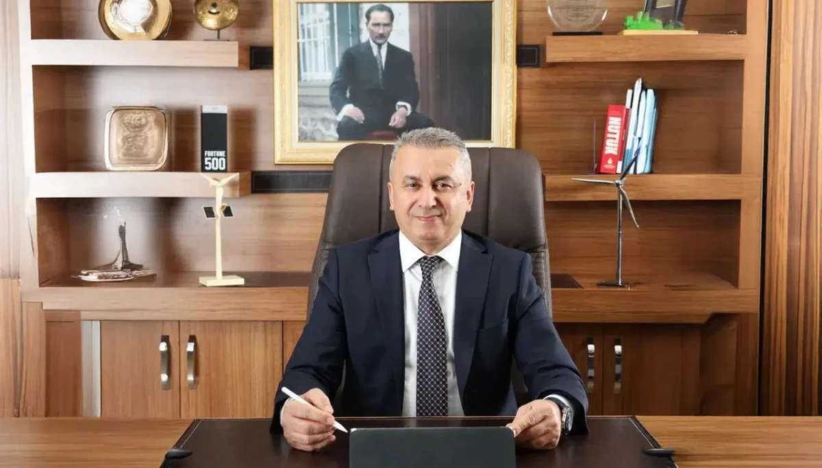 G&uuml;m&uuml;şhaneli &Uuml;niversitelilere M&uuml;jde: G&Uuml;SİAD Burs Miktarını Artırdı, Başvuru S&uuml;resini Uzattı!