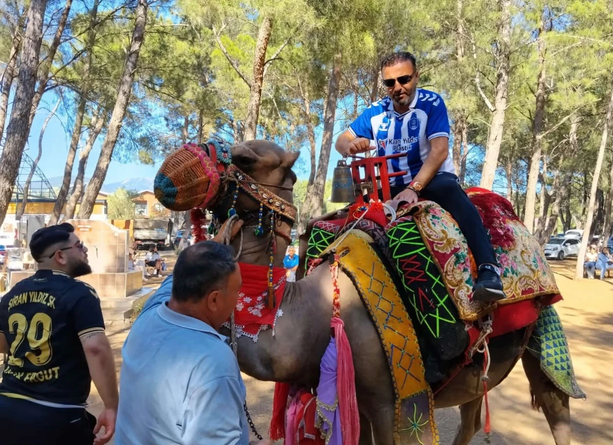 İzmir&rsquo;de G&uuml;m&uuml;şhaneliler Tek Y&uuml;rek: Ağalık Erhan Yıldız&rsquo;a Verildi