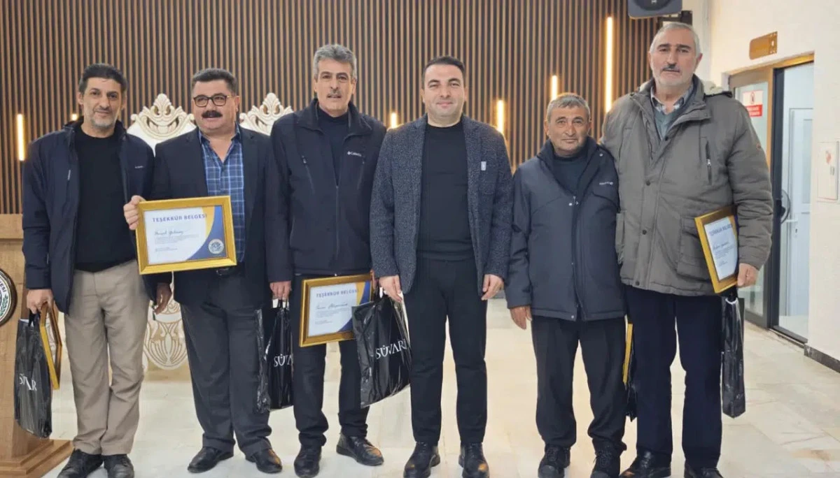 Şiran Belediyesi&rsquo;nde Vefa Gecesi: 20 Yıllık Personele Teşekk&uuml;r Belgesi