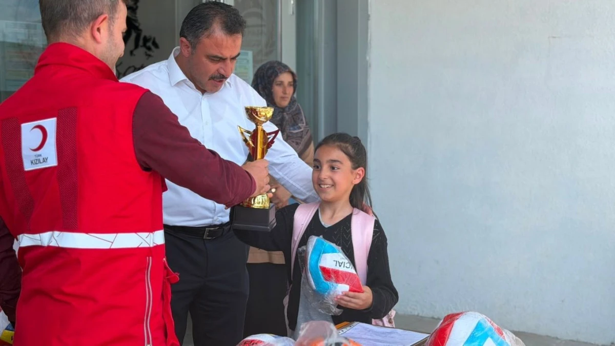 Şiran Mithatpaşa İlkokulu&rsquo;ndan &Ouml;rnek Sosyal Sorumluluk Projesi