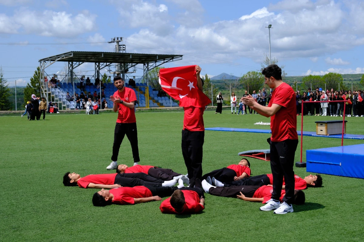 Şiran’da 19 Mayıs Coşkusu: Milli Ruh İlçe Stadında Hayat Buldu