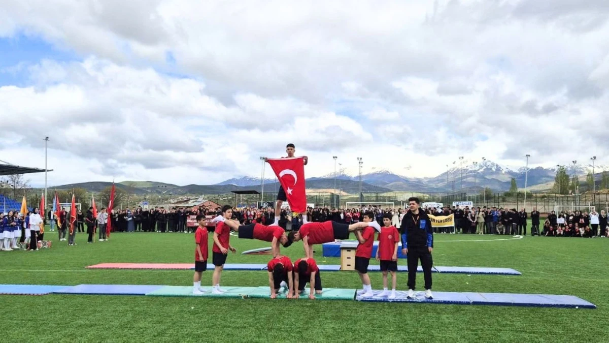 Şiran&rsquo;da 19 Mayıs&rsquo;ın 107. Yılı Coşkuyla Kutlandı