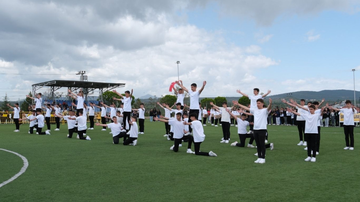 Şiran’da Coşkulu 19 Mayıs Kutlamaları