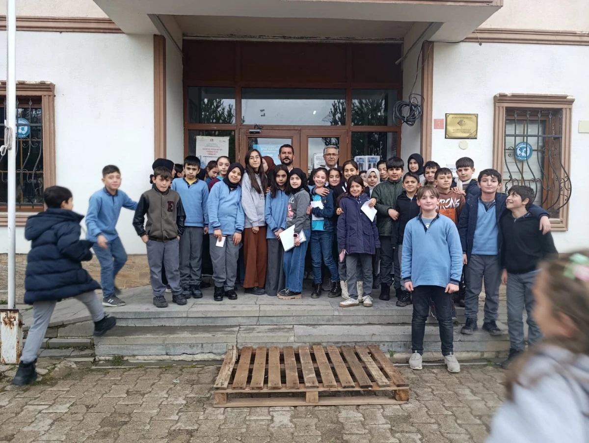 T&Uuml;GVA Kitap Kurtları Yarışması Şiran&rsquo;da &Ouml;ğrencilerle Buluşuyor