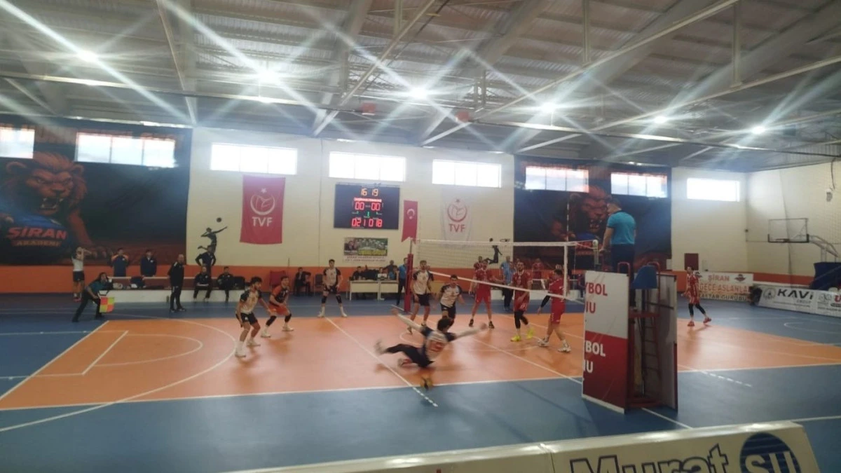 &Uuml;nsal Group Şiran Akademi Spor evinde fırtına gibi: 3-0